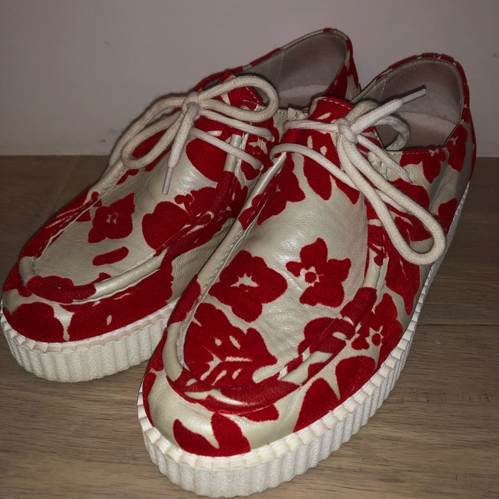 Joshua Saunders pre loved sneaks..